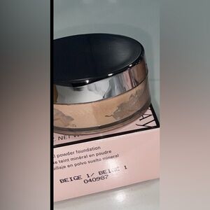 Mary Kay Beige Foundation Trio with Brush